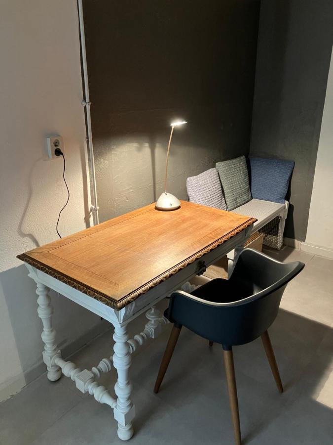 Chambre Avec Petit-Dejeuner En Provence Luberon La Tour-dʼAigues Exterior foto