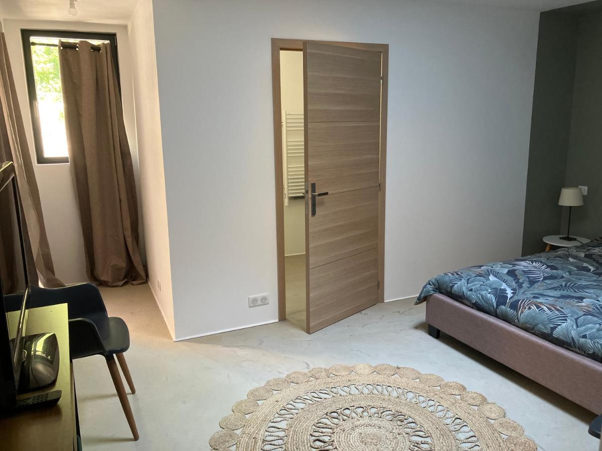 Chambre Avec Petit-Dejeuner En Provence Luberon La Tour-dʼAigues Exterior foto